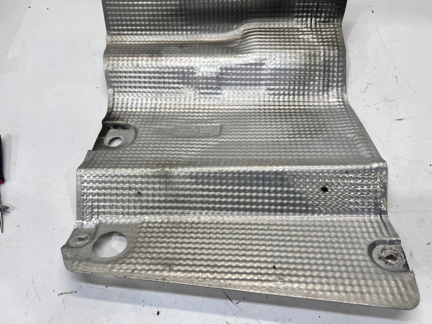 cover TERMICZNA TLUMIKA left AUDI A4 B9 8W0804171