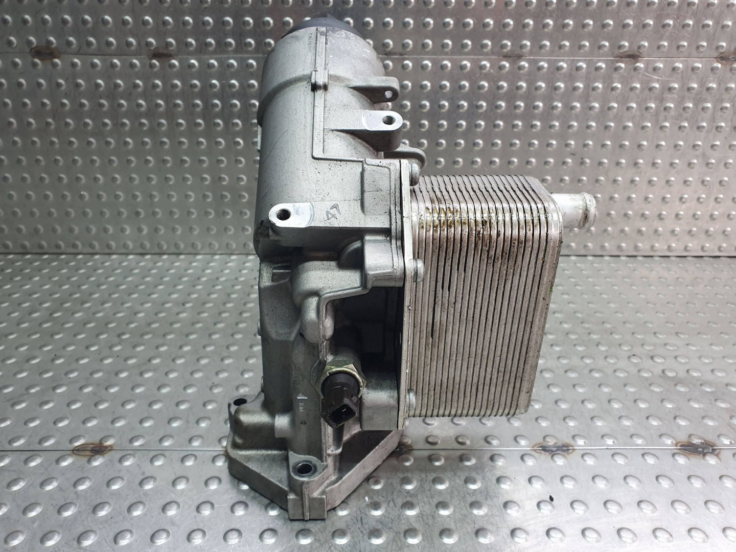 obal filtru oleje 7788453 BMW E91 E90 E60 E61 X5 E70 E53 E65 3.0 D M57
