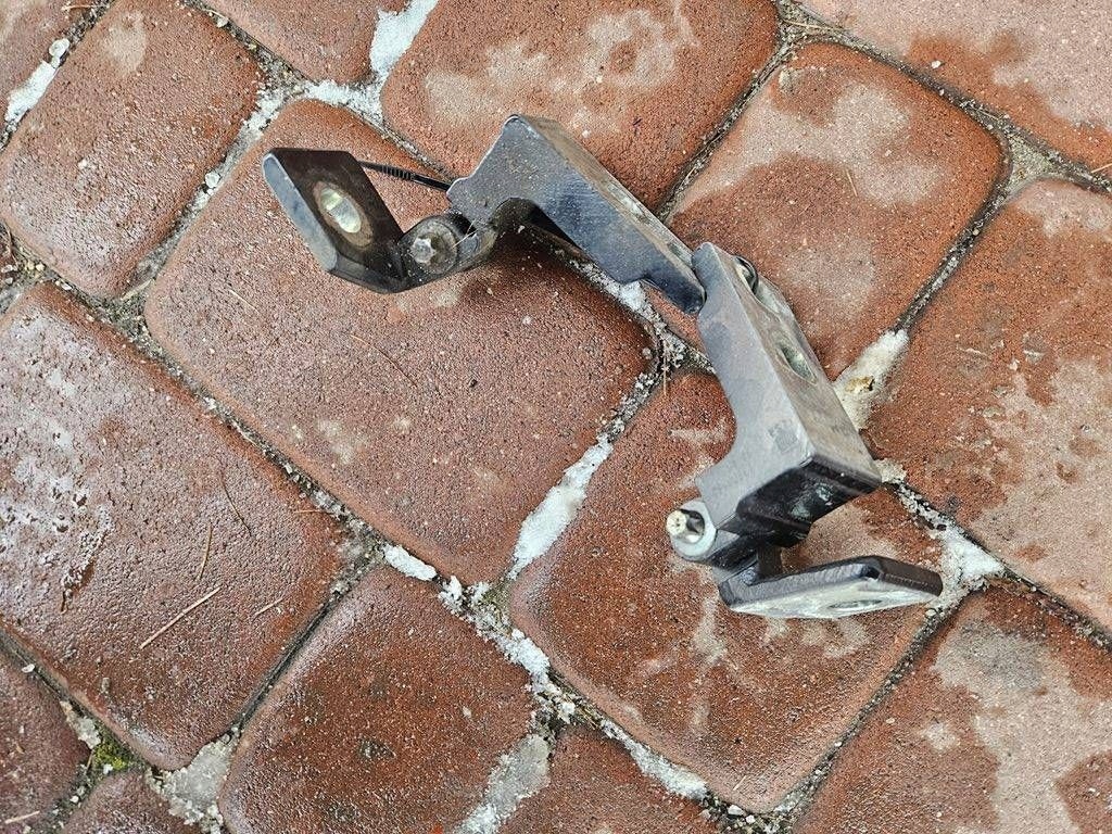 hinge hinges door front przednich prawych 3 door Z22c Opel Corsa E