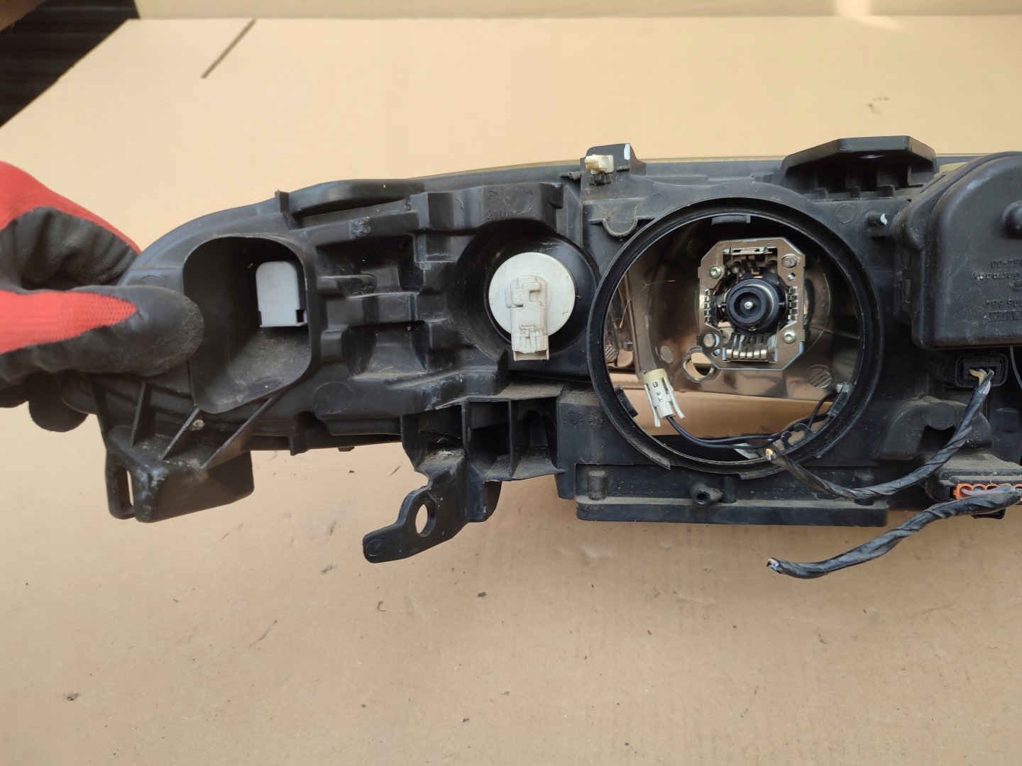 light left front REFLEKTOR RENAULT LAGUNA II XENON 8200163323 89006908