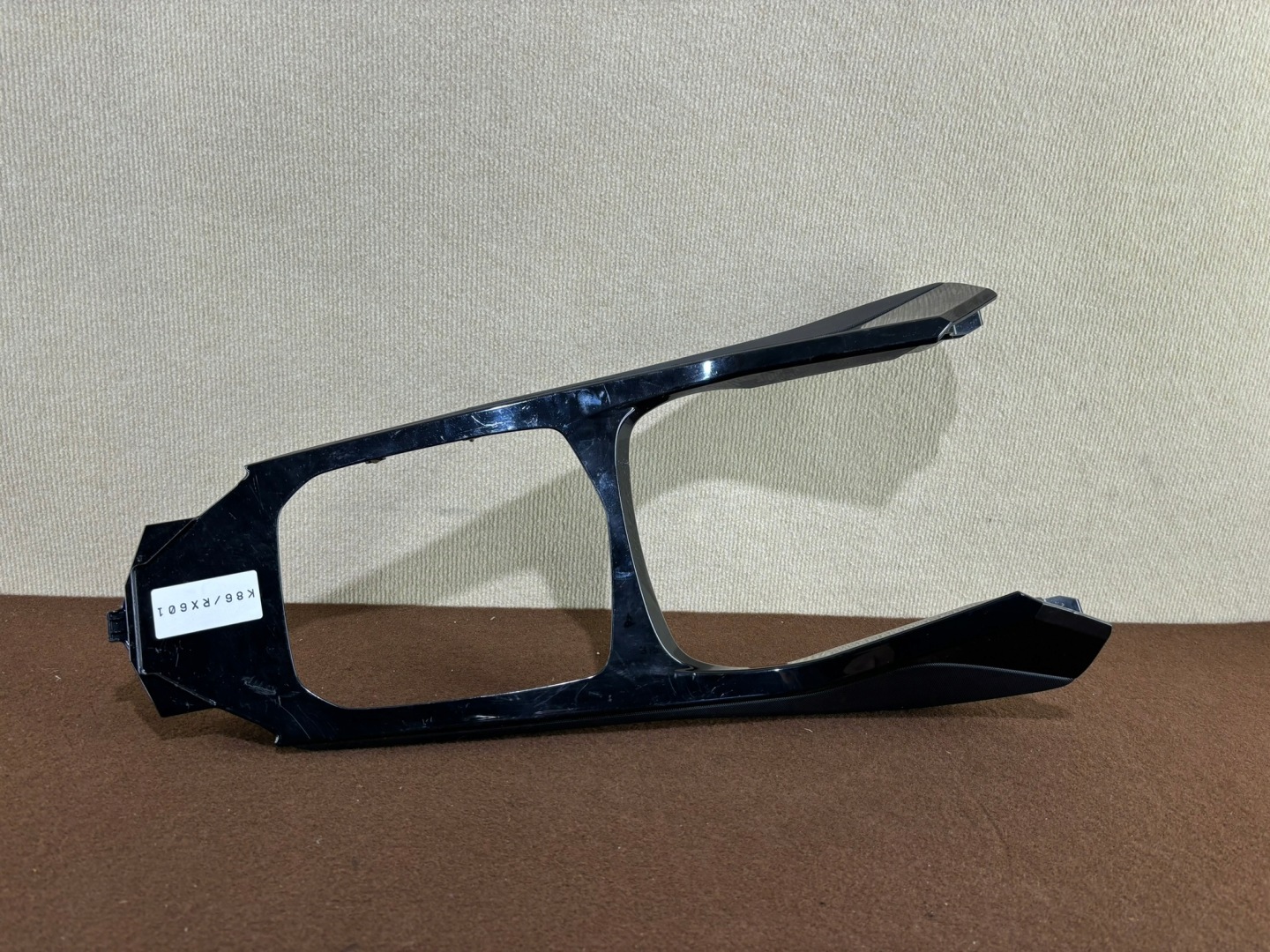 BMW F80 M3 M4 PANEL TUNELU CONSOLE CHÂSSIS 165A563E202 K86/RX601
