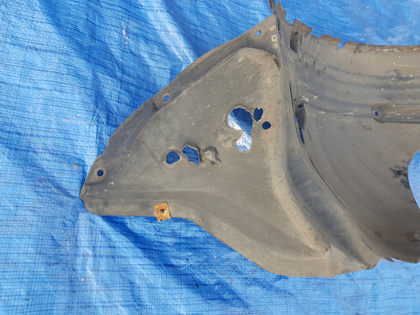 mudguard left front MERCEDES CLS W219 2196900930 2196900530