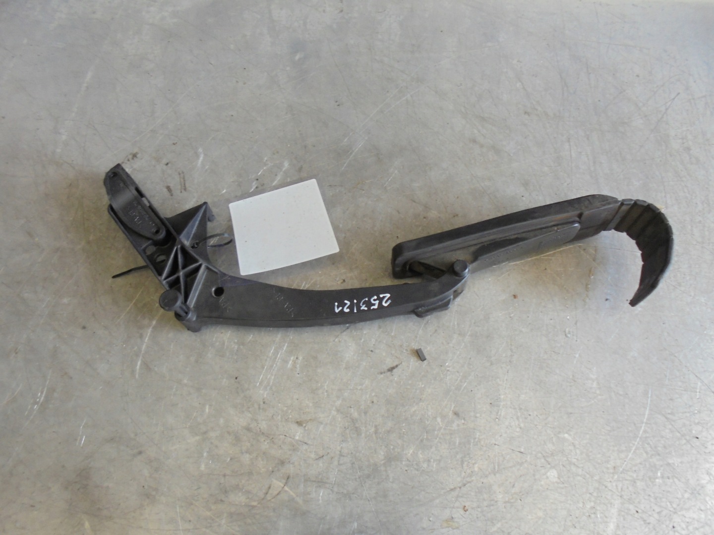 accelerator pedal Mercedes W210 lift 3,0D A2103010320