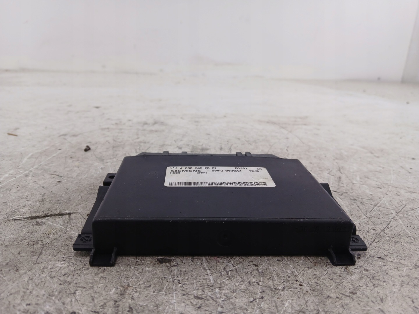 MERCEDES W210 control unit of the engine A0305452032