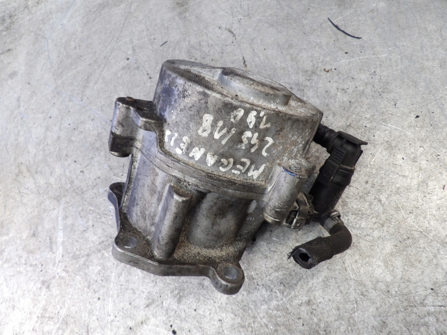 Renault Megane II 1,9D vacum Pompa 163322916