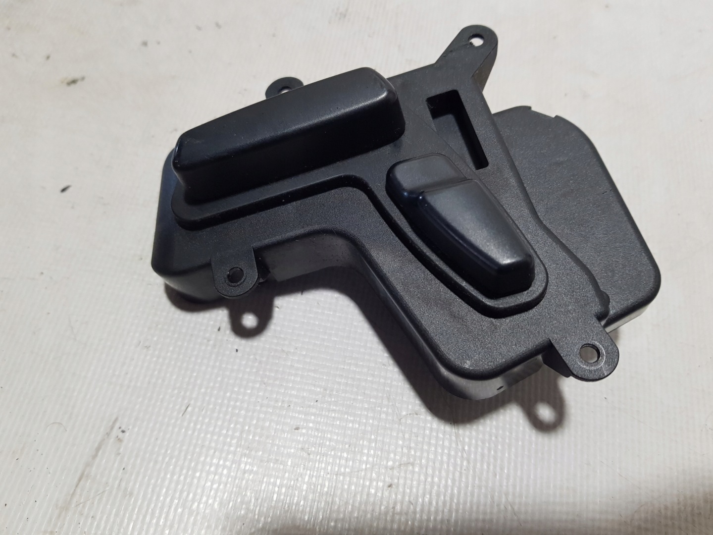 PANEL sedile Destra autisti MERCEDES W211 2118701110