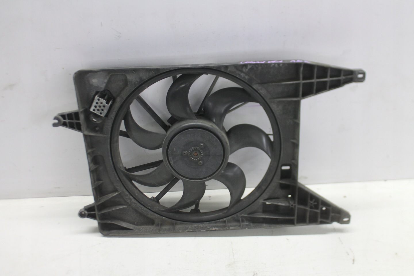 ventilátor chladiče 8200765566B DACIA LOGAN MCV 1.6 16V 06-13