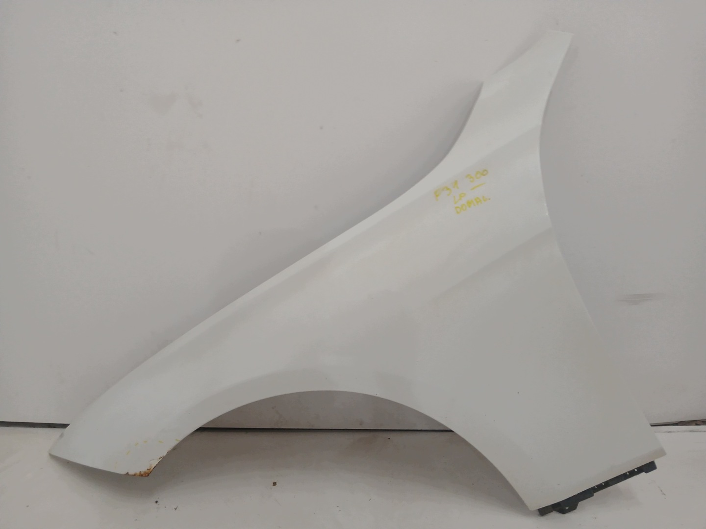 fender left front BMW F30 F31 300