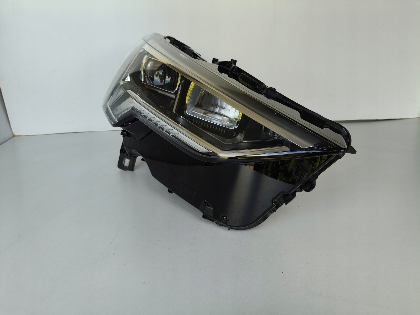 light right REFLEKTOR AUDI Q3 II 83A 18- FULL LED