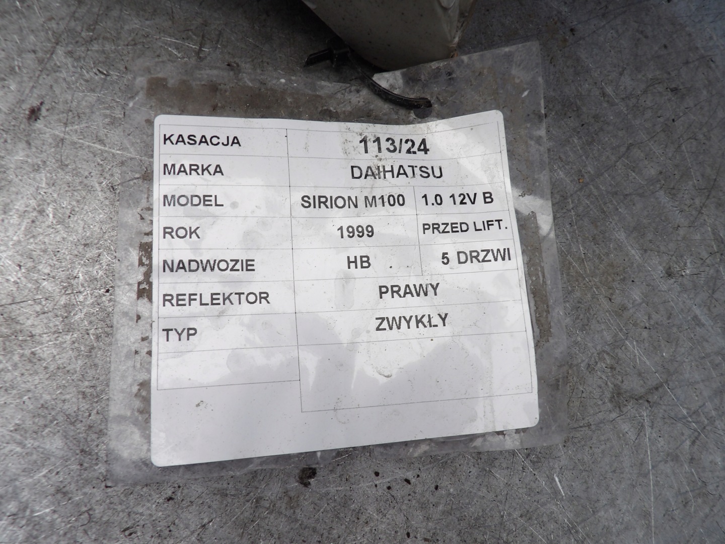 Daihatsu Sirion M100 light front right 1,0B