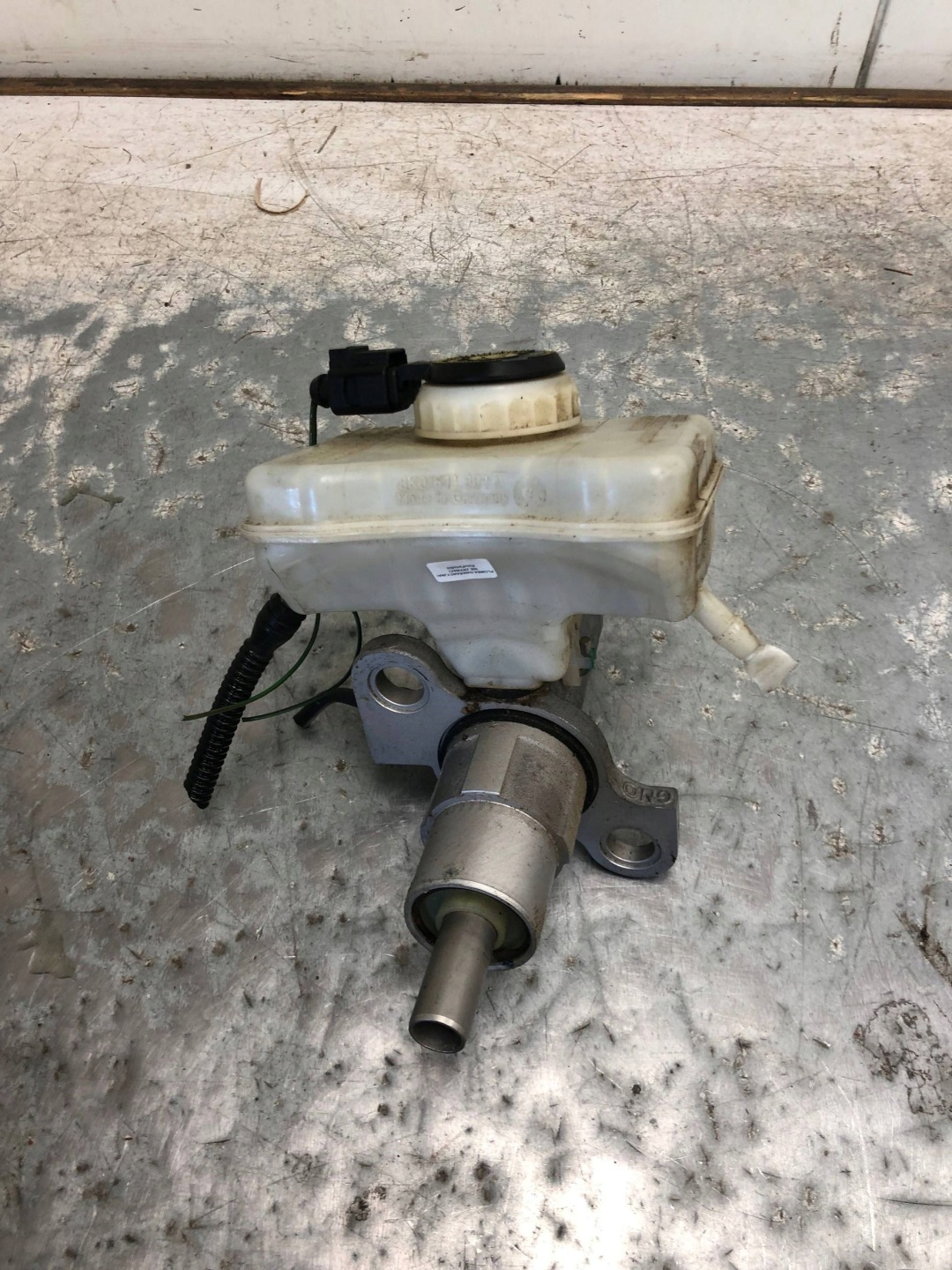 Servofreno serbatoio AUDI A4 B8 A5 8K0611301A