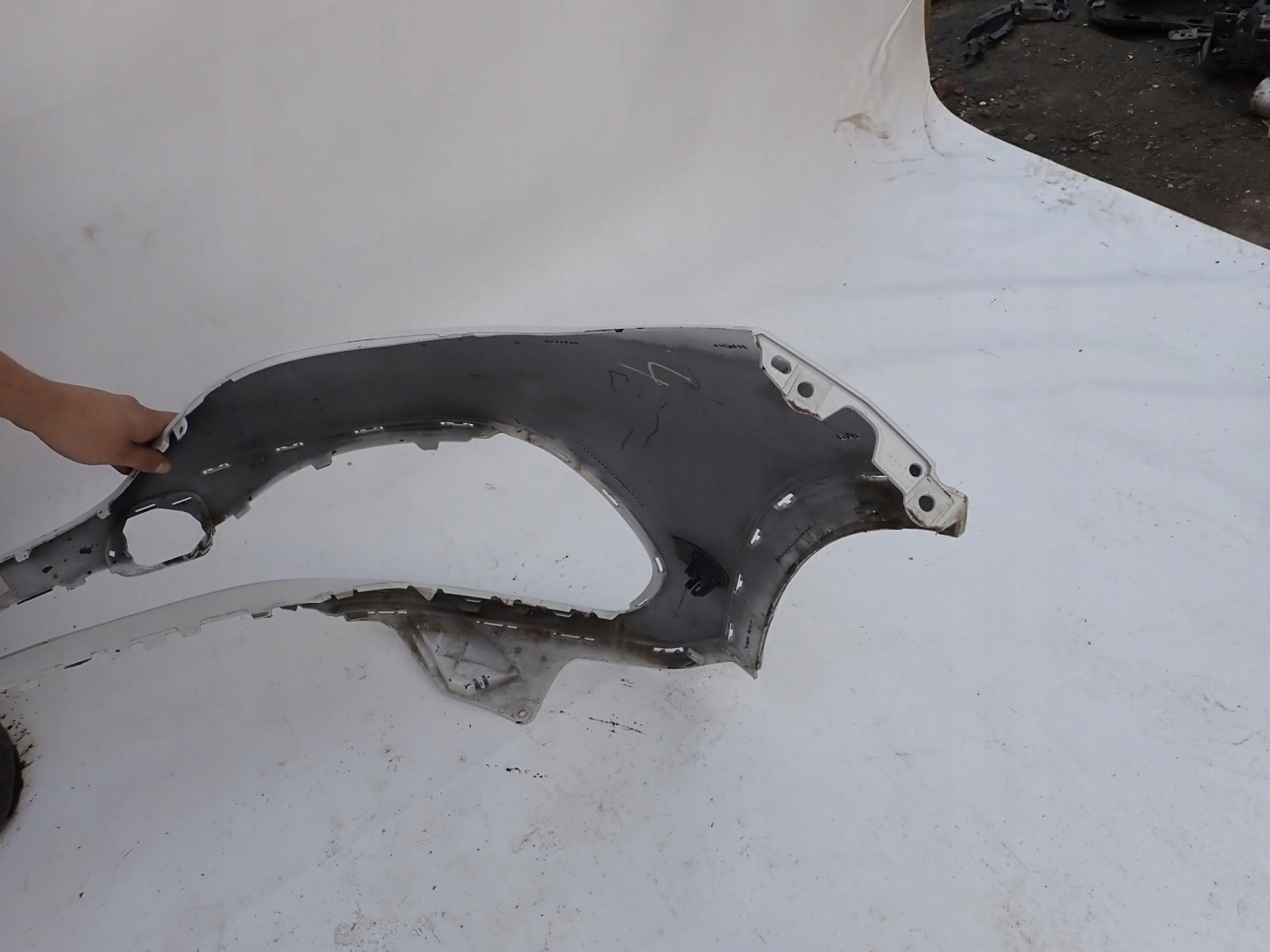 MERCEDES EQA H243 AMG 21-> bumper front front PDC