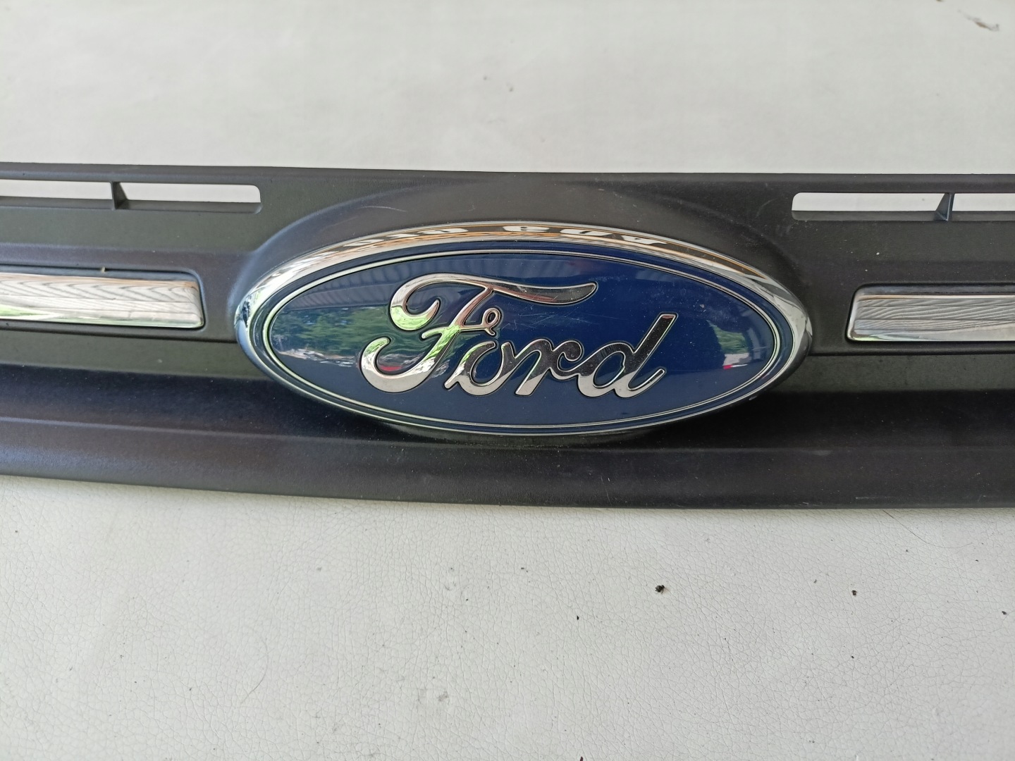 Ford Kuga MK2 II 12- grille radiator grill