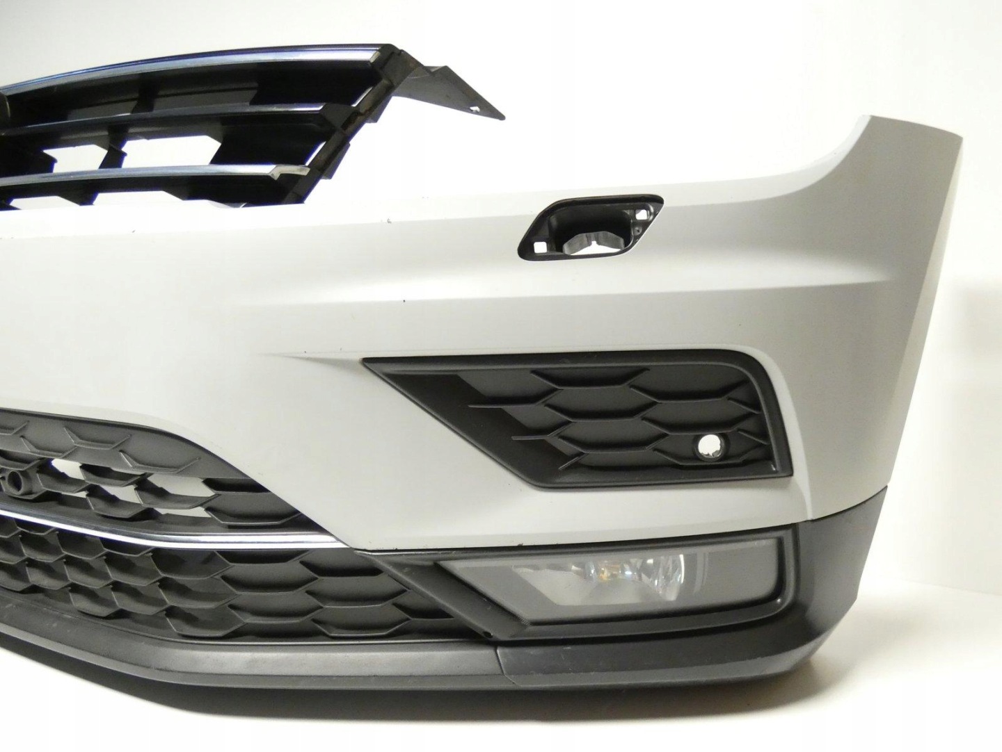 VW TIGUAN 5NA807221 below 4 PDC washer 2015-2020 bumper front front