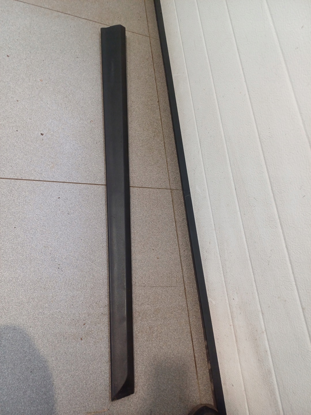 moulding door left front front KIA X CEED 87721-J7CA0