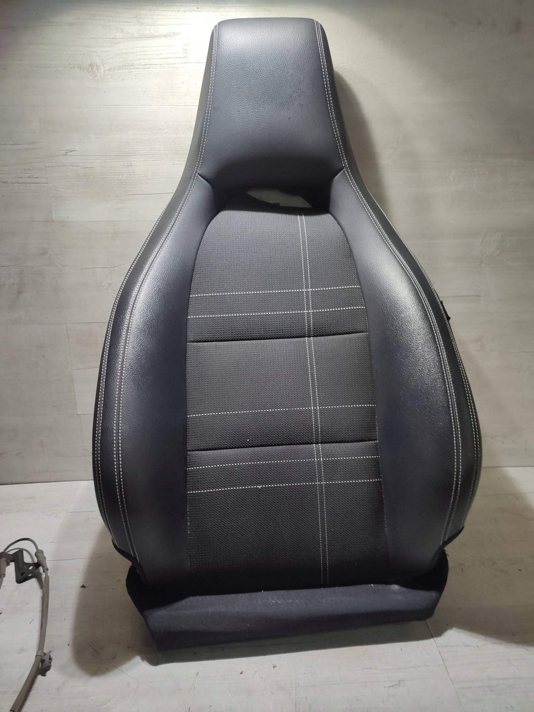 Mercedes-Benz GLA W156 2015 front left side seat oparcie