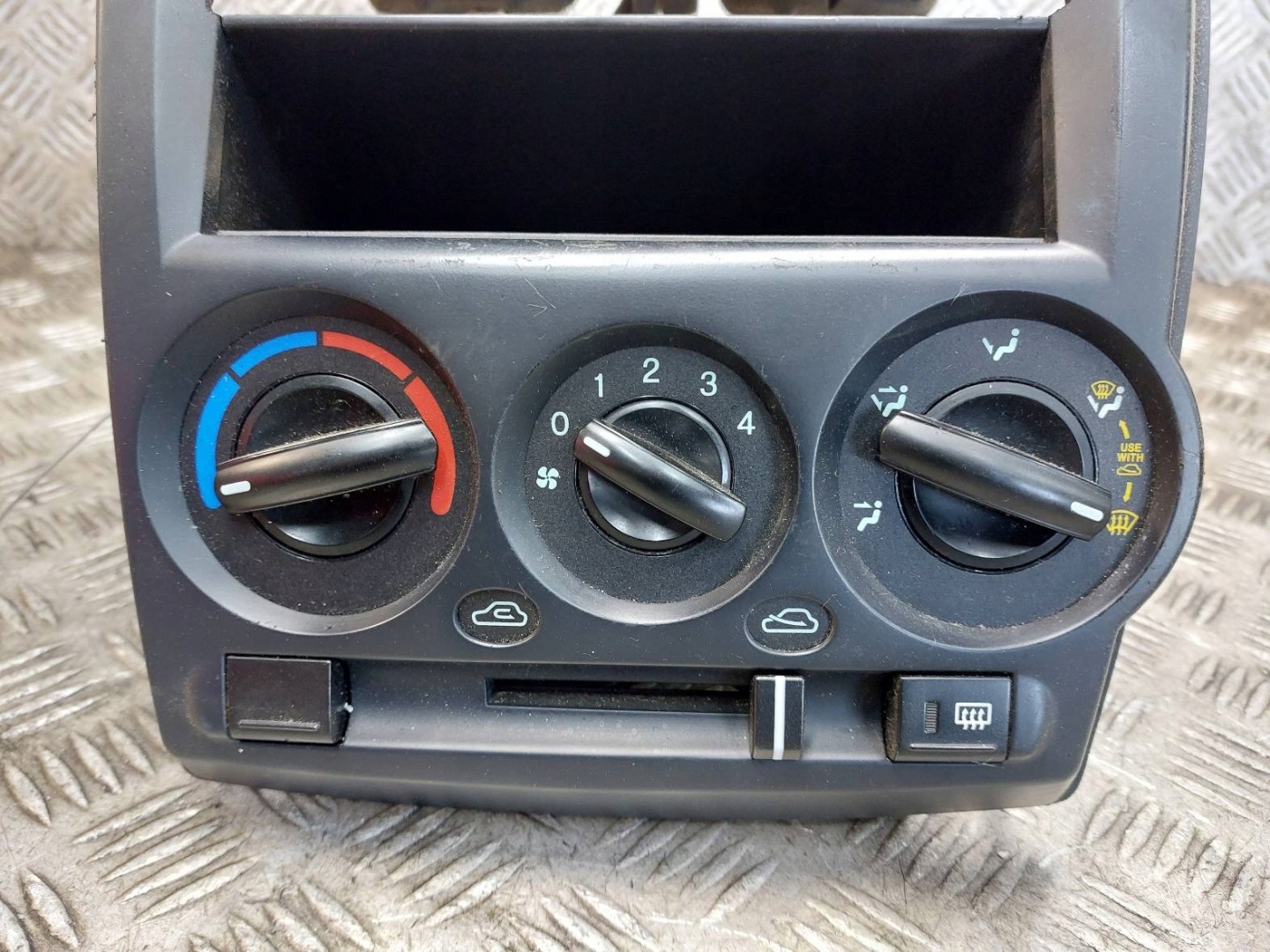 PANEL des lüfters Konsole mitte RAHMEN HYUNDAI GETZ und