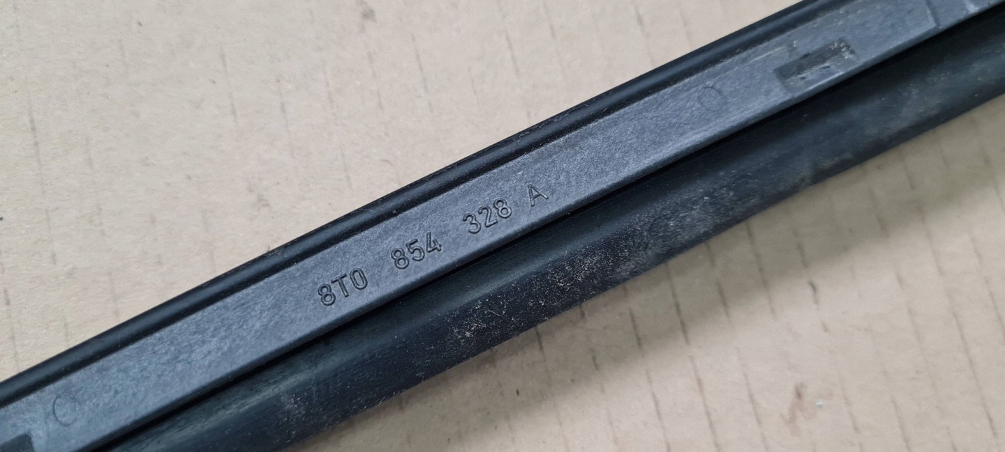 A5 8T LIFT S5 moulding cap windows CZOLOWEJ right front 8T0854328A