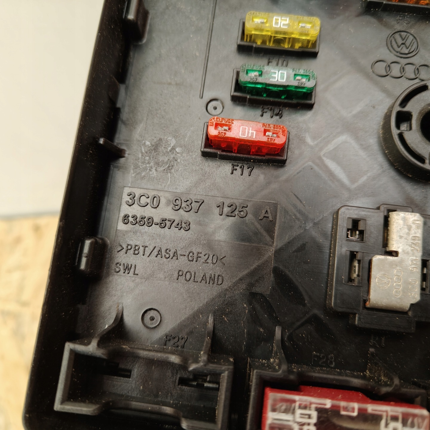 Gehäuse der Sicherungen VW 3c0937125A