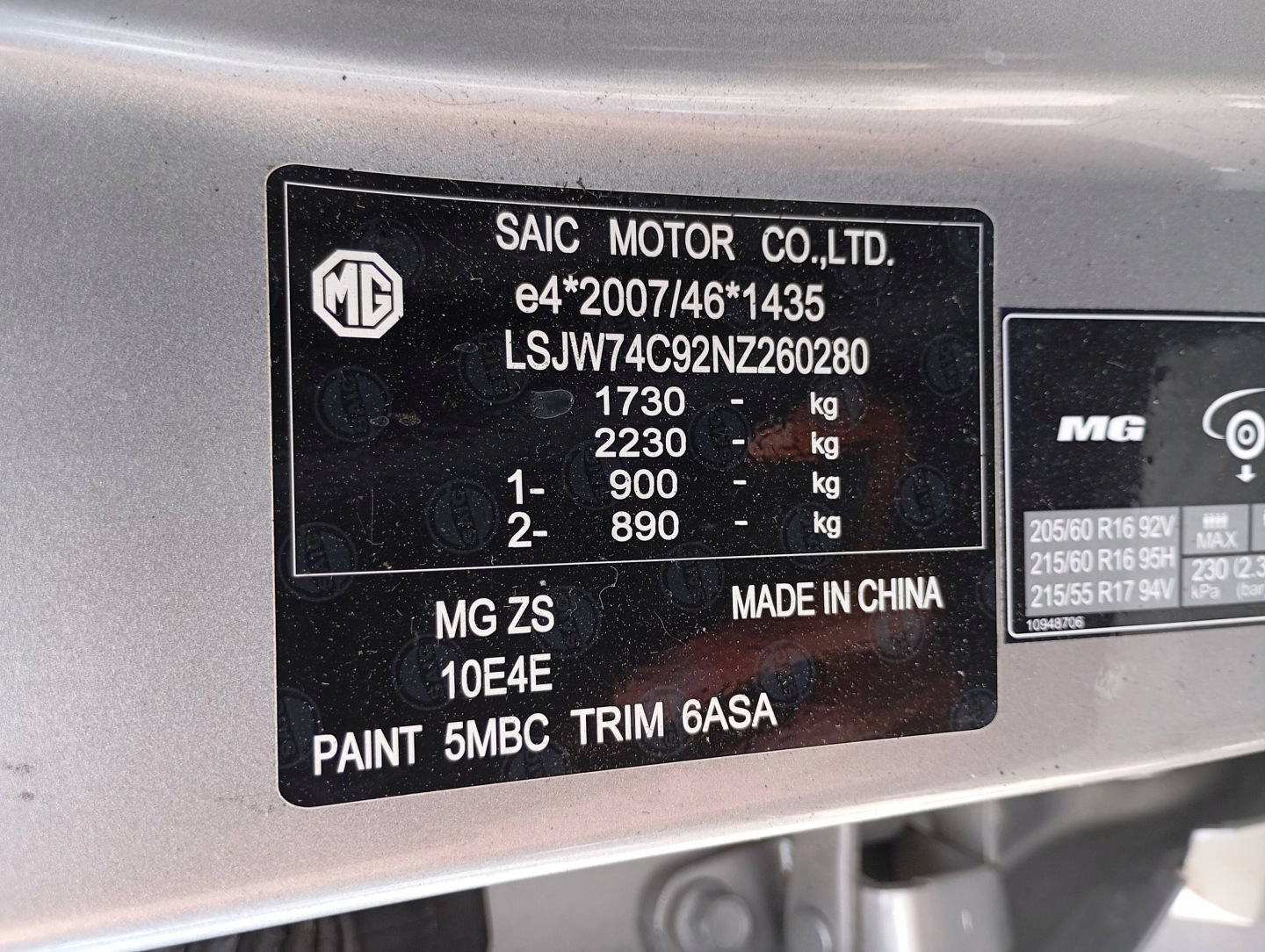 MG ZS 1 and AZS1 2017- door front front right silver 5MBC