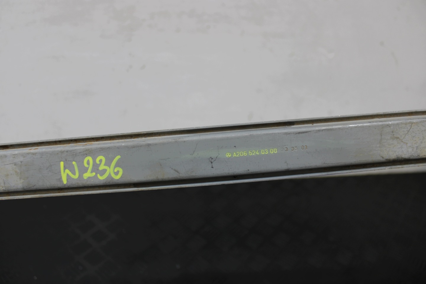 sider brace console A2065240300 MERCEDES-BENZ CLE 236 W236