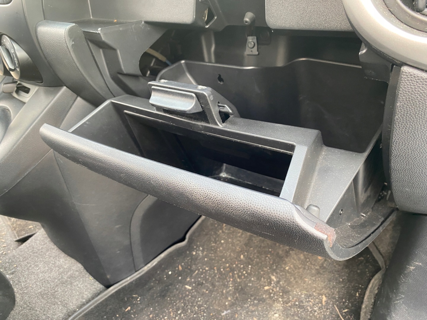 Mazda 2 II 07-15 Handschuhfach des Beifahrers