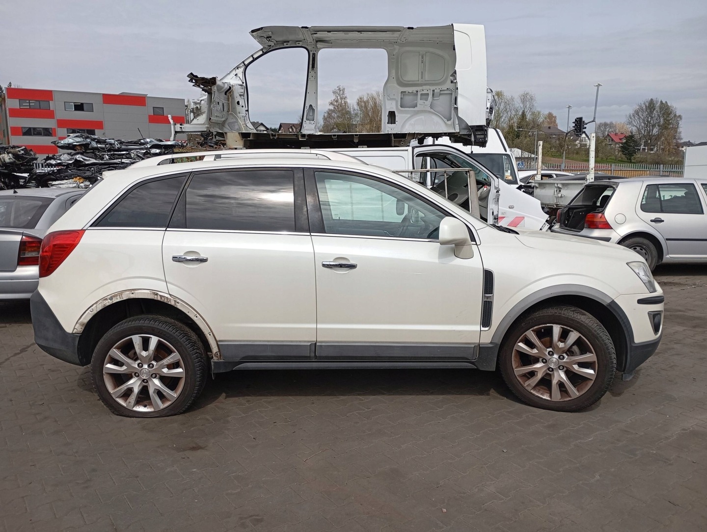 OPEL ANTARA L07 door front front right BIALE GBQ