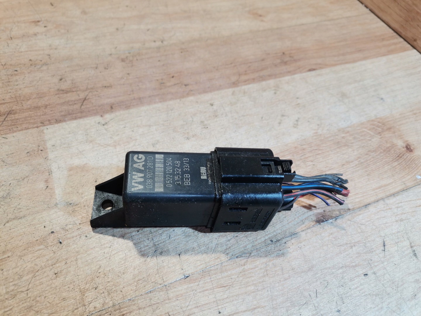 relay plugs VW SEAT SKODA AUDI 038907281D