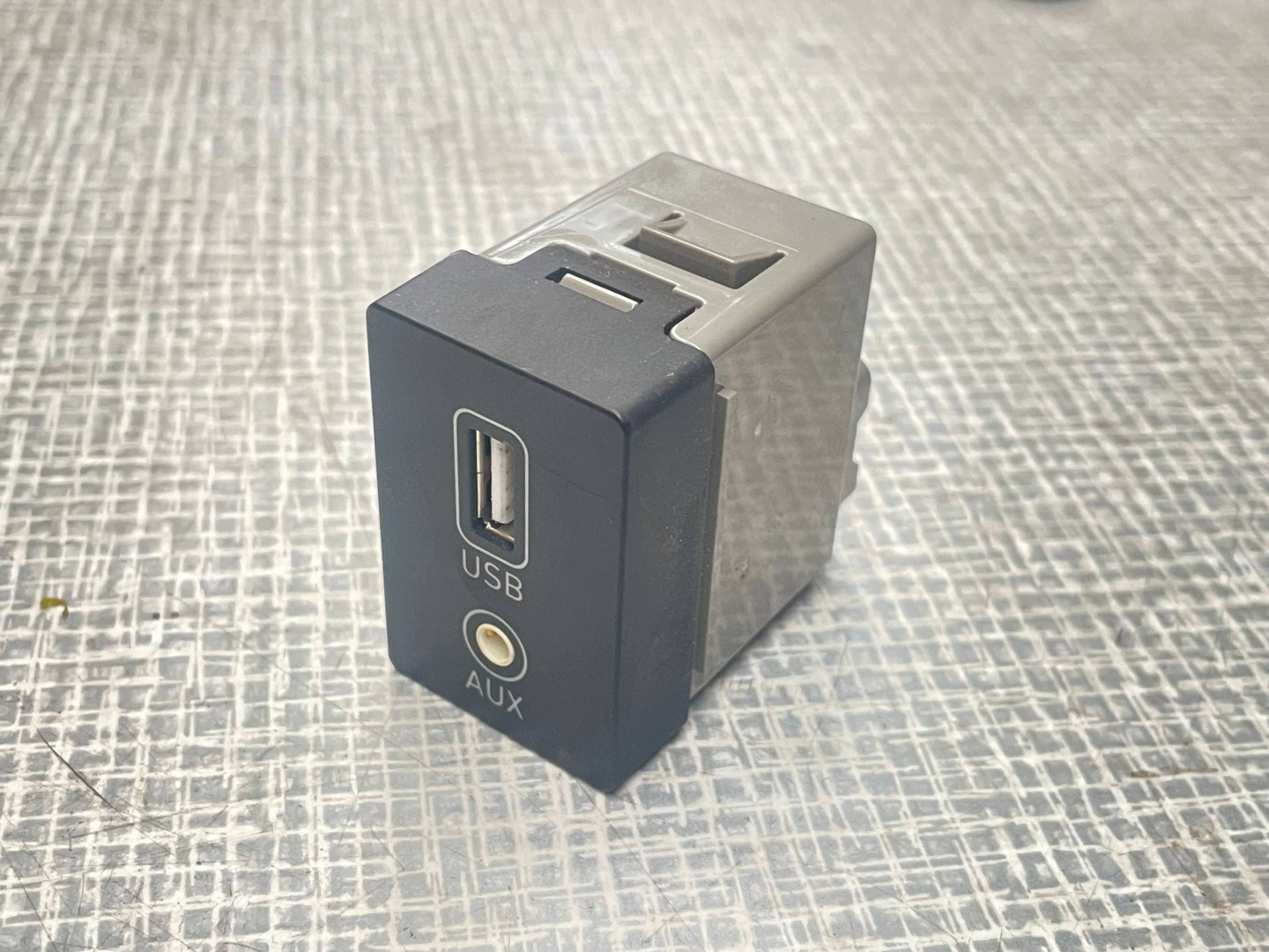 Adattatore AUX HYUNDAI KONA e 96120-K40004X @A