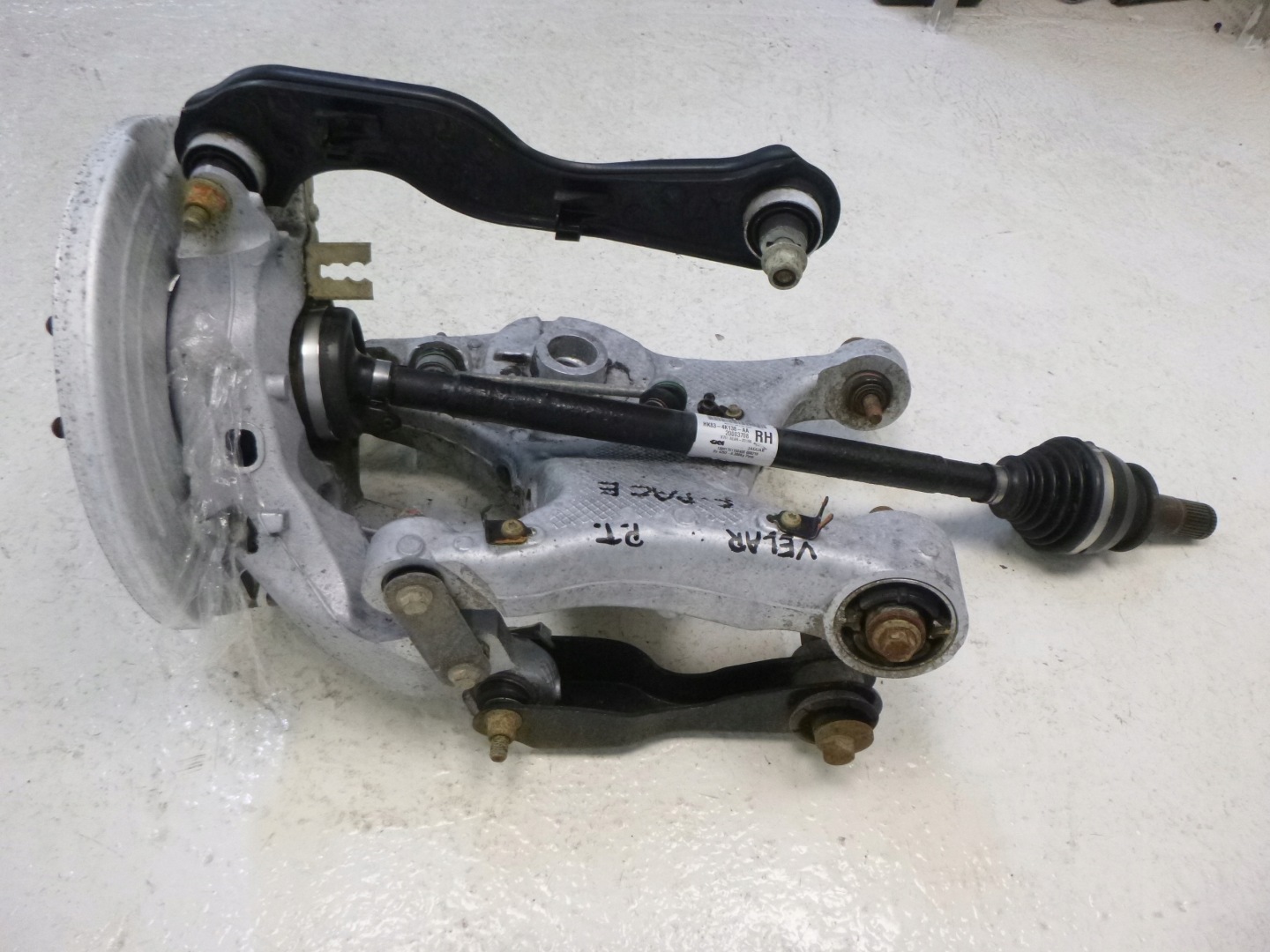 RR VELAR L560 Suspension Moyeu support broche Petit bras Axe moyeu