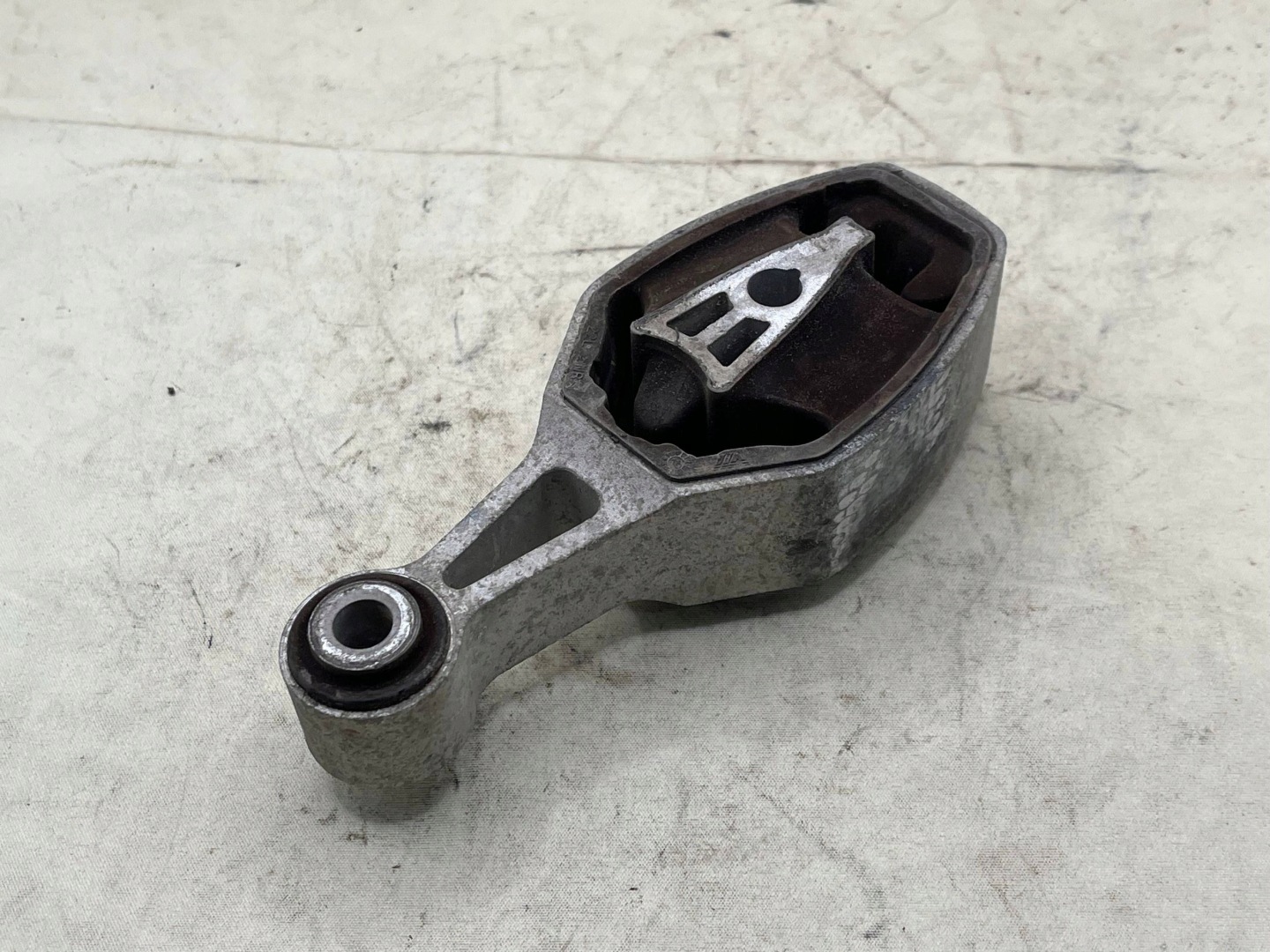 holder engine mount CITROEN C3 9810221880 !J