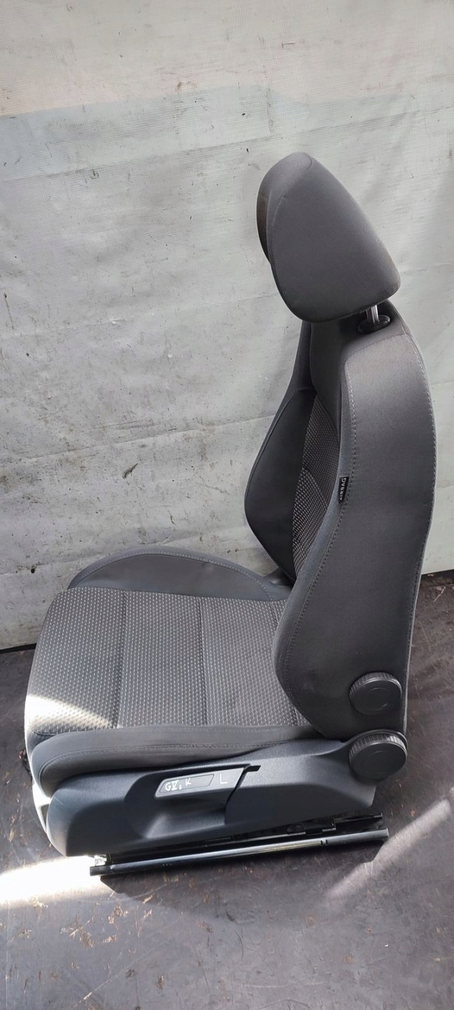 seat front left driver´s VW Golf V kombi 1,4 TSI