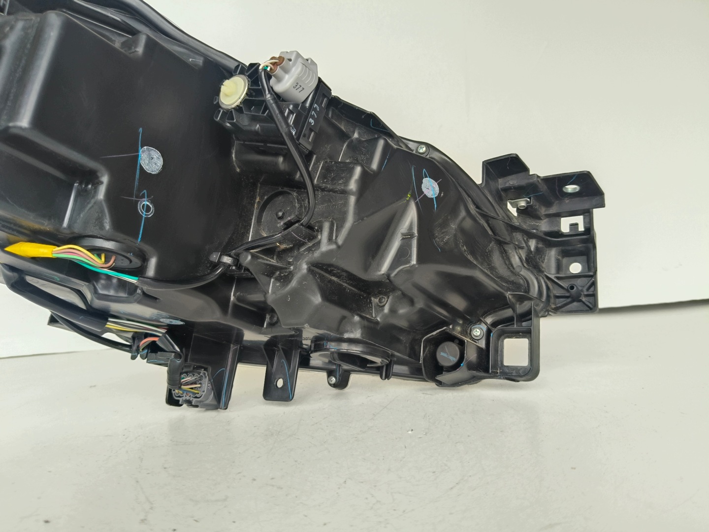 light left REFLEKTOR MAZDA 2 20- LIFT FULL LED 13 PIN