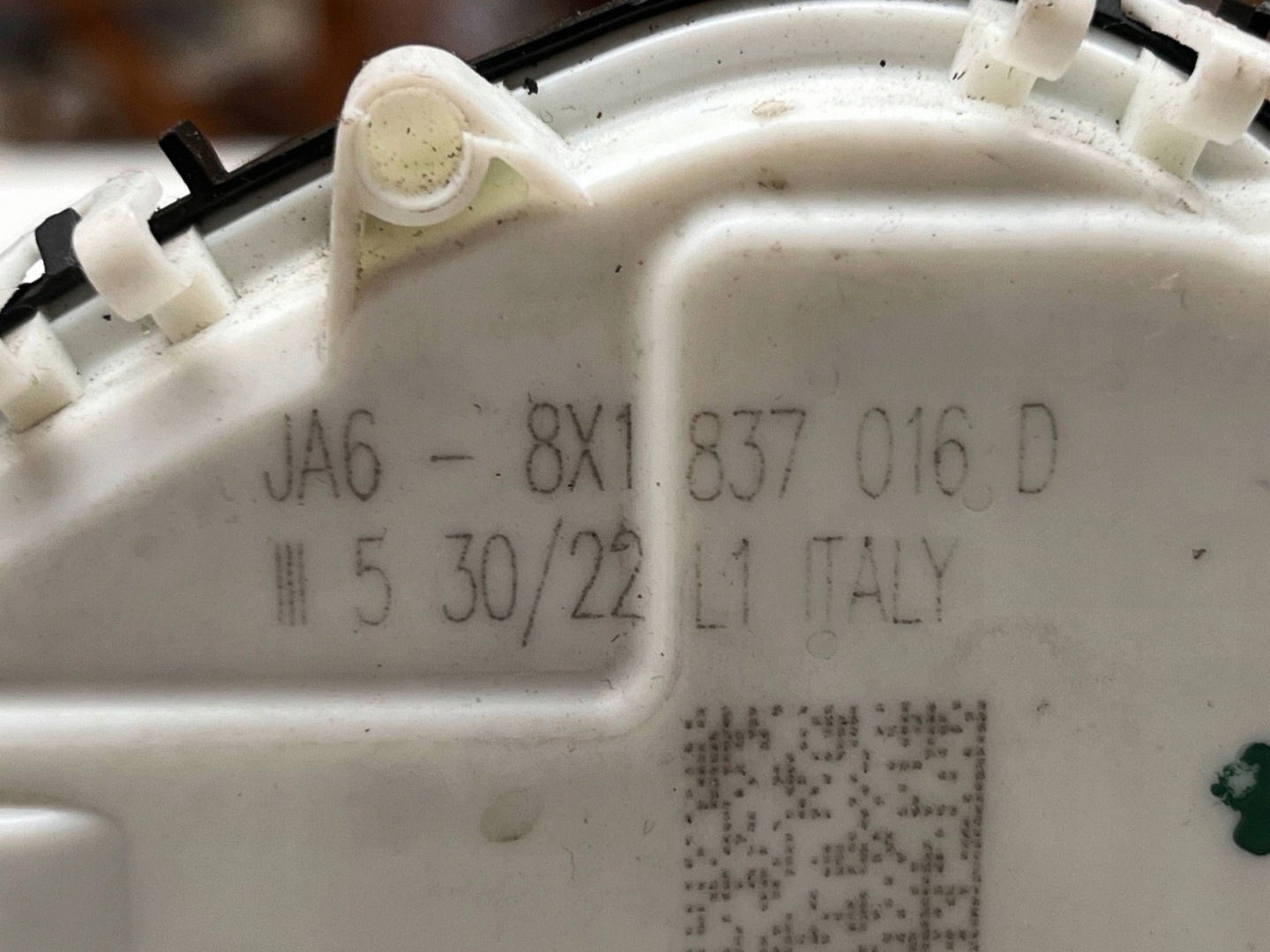 AUDI A4 B9 lock door right front 8X1837016D @M