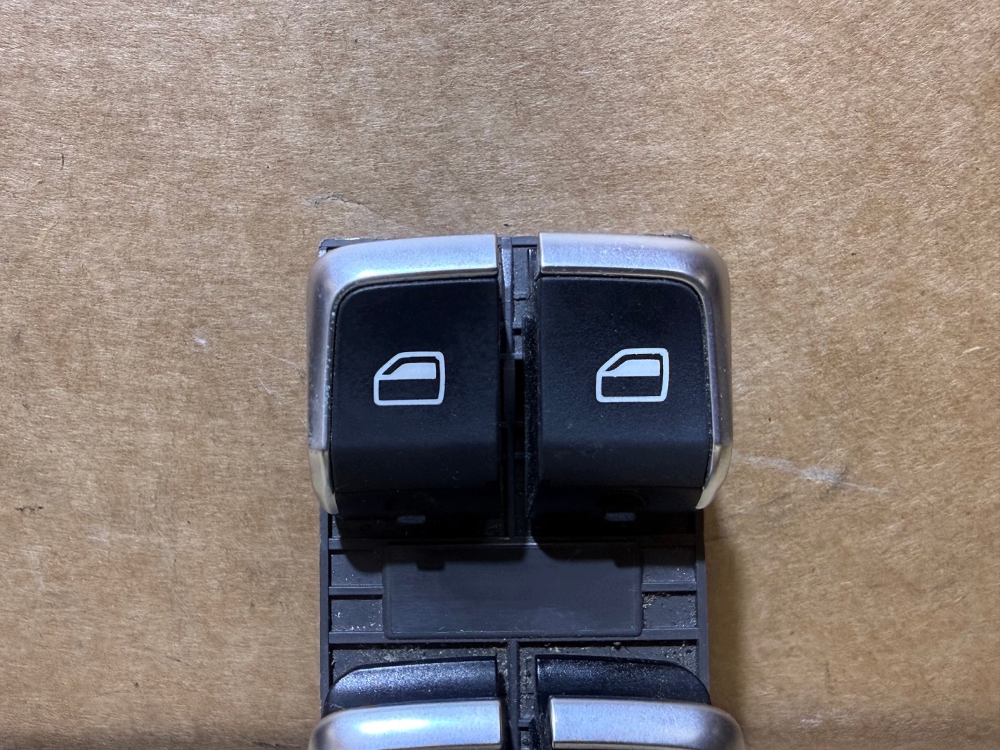 AUDI A8 D4 ovladac PANEL okna řidičů levý předek 4H0959851D