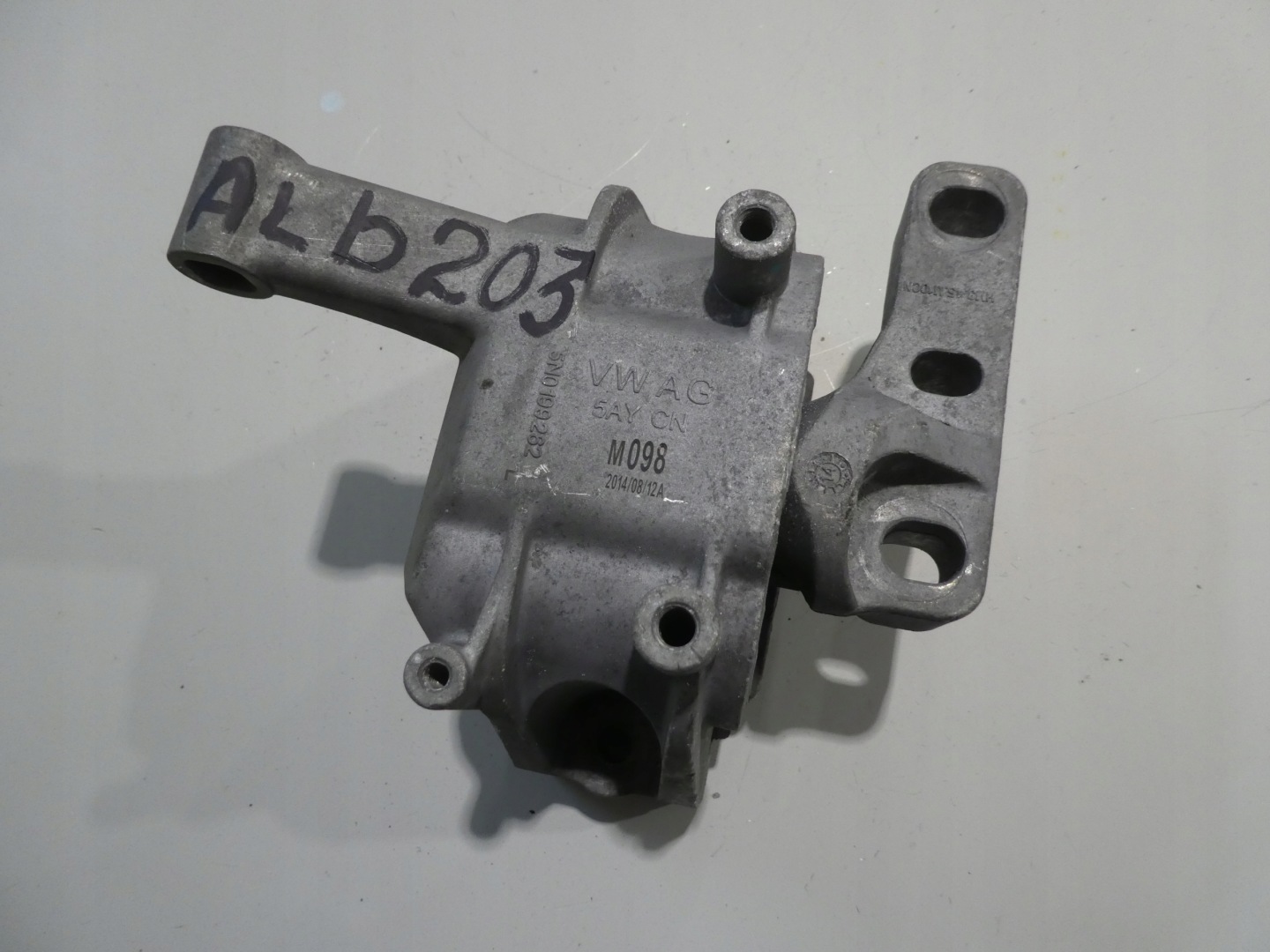 VW AUDI SKODA 2.0 TDI engine mount 5N0199262L