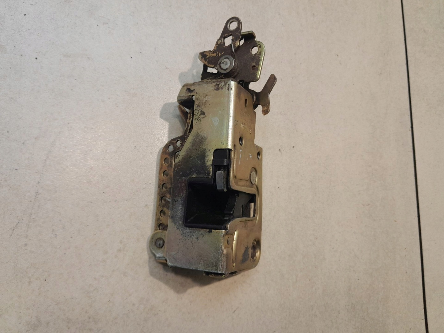 lock DO door right front VW T4 1.9 TD 701837016