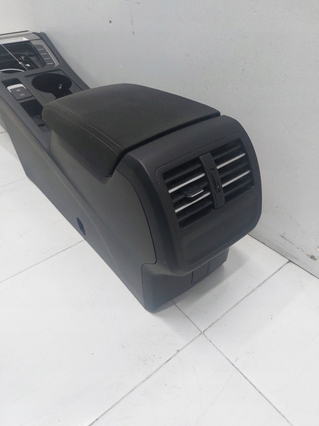 VW ARTEON PASSAT B8 15r> TUNEL central armrest 3G1863241C