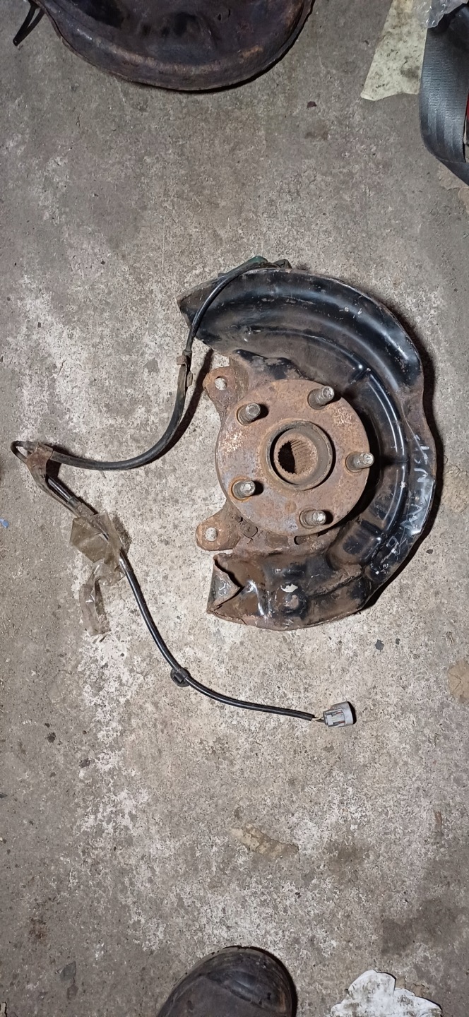TOYOTA AVENSIS T22 1.8 swing left rear part