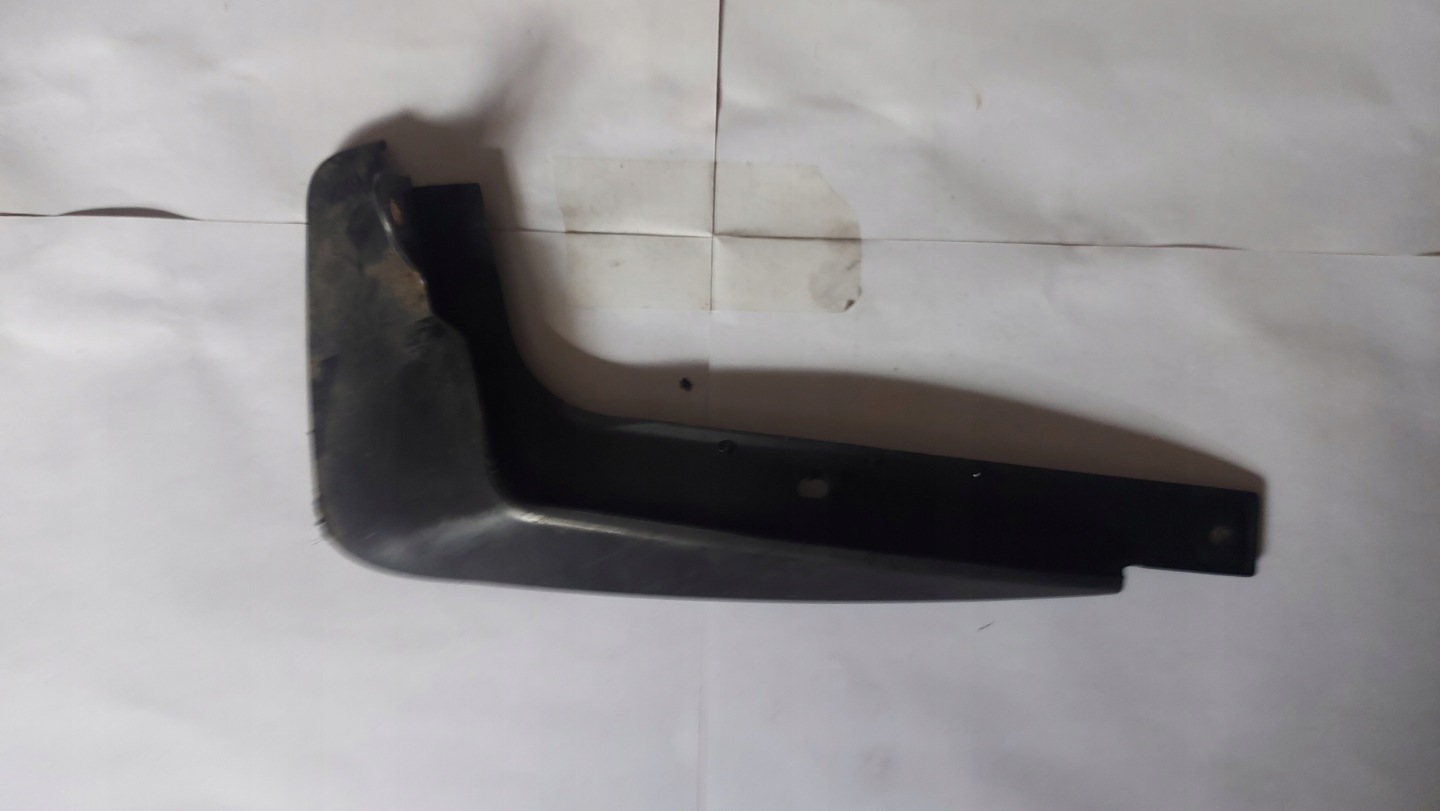 zástěrka pravý předek TOYOTA COROLLA E16 E18 13-19