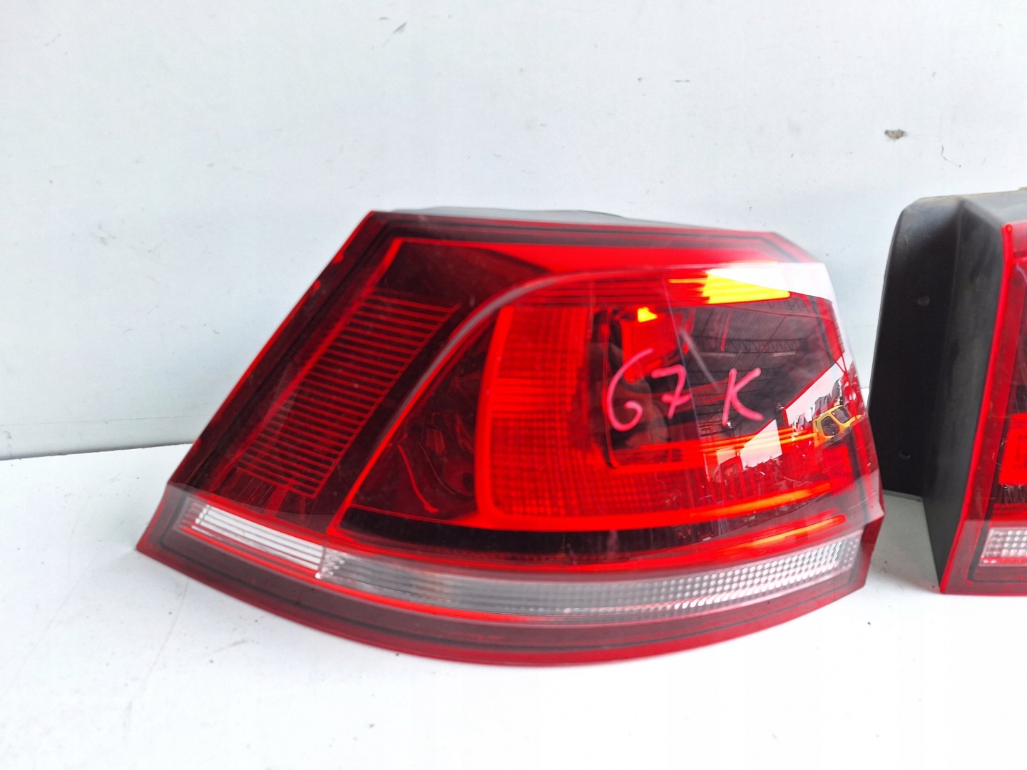 VOLKSWAGEN GOLFV VII 12-16 light rear part left KOMBI