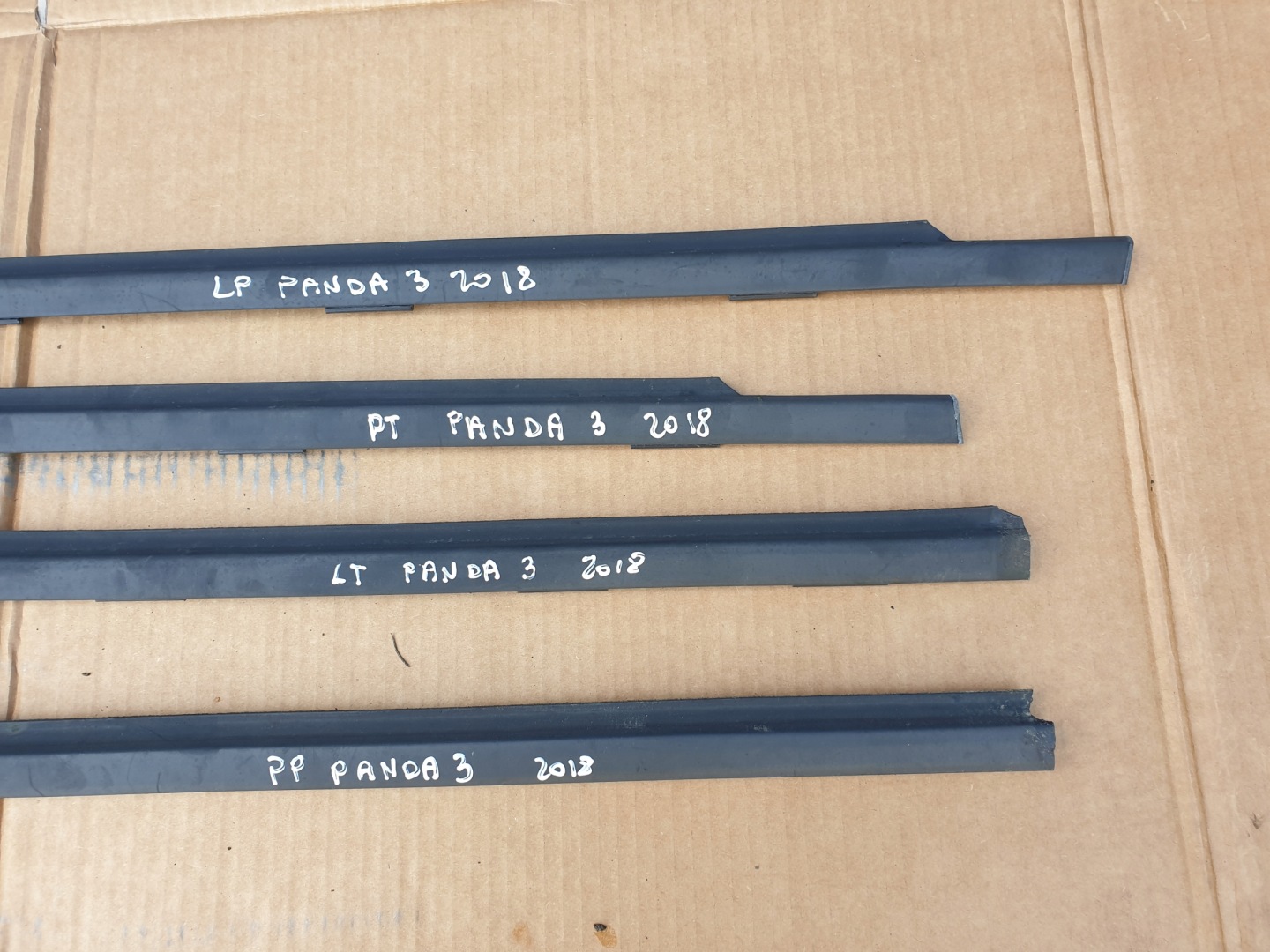 moulding dust door FIAT PANDA III 2012
