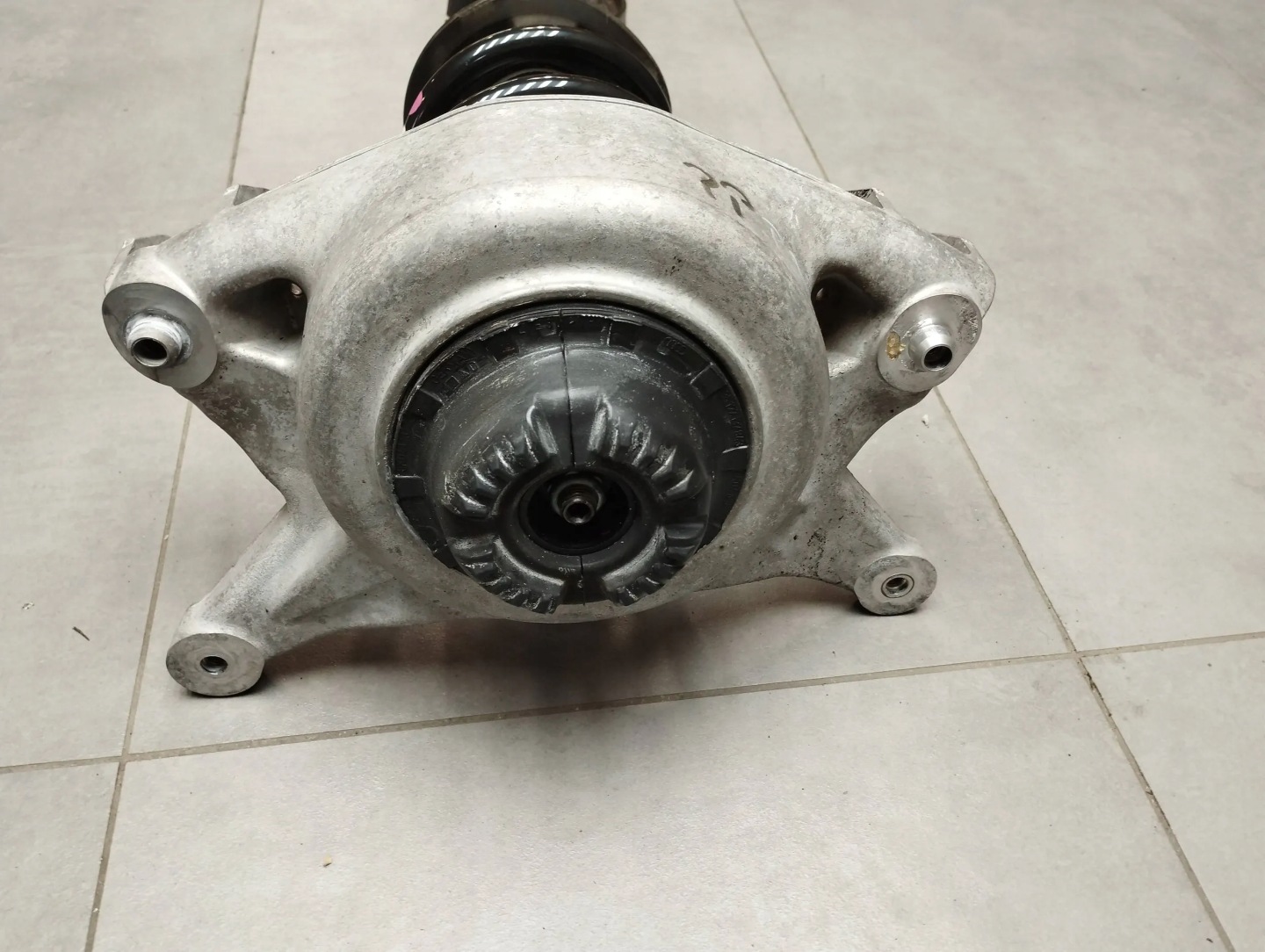 Audi Q5 8R shock absorber right front 8R0031AK