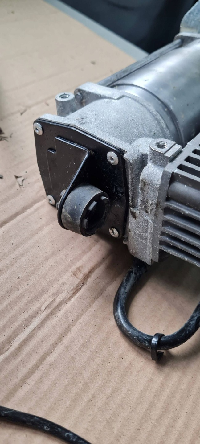 A6 C6 LIFT ALLROAD compressor; springing PNEUMATYKI valve 4F0616006A