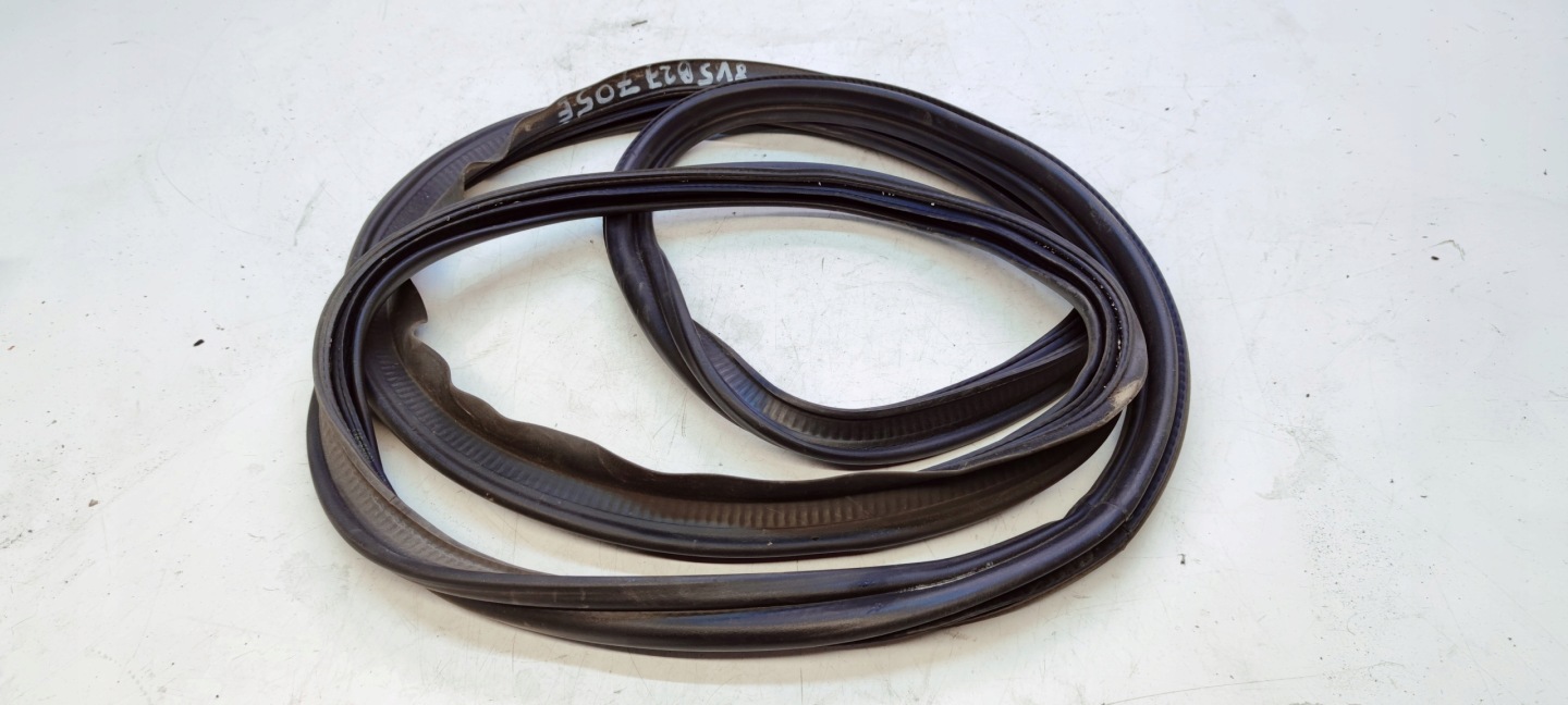 gasket bonnet boot AUDI A3 8V sedan 8V5827705E