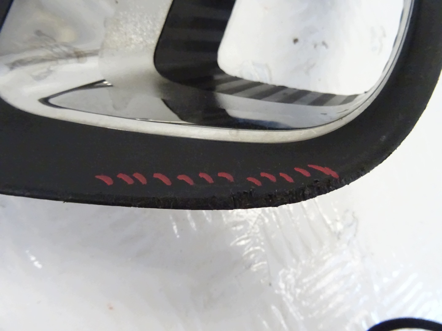 grid of a bumper front right RENAULT CAPTUR II 261A21107R