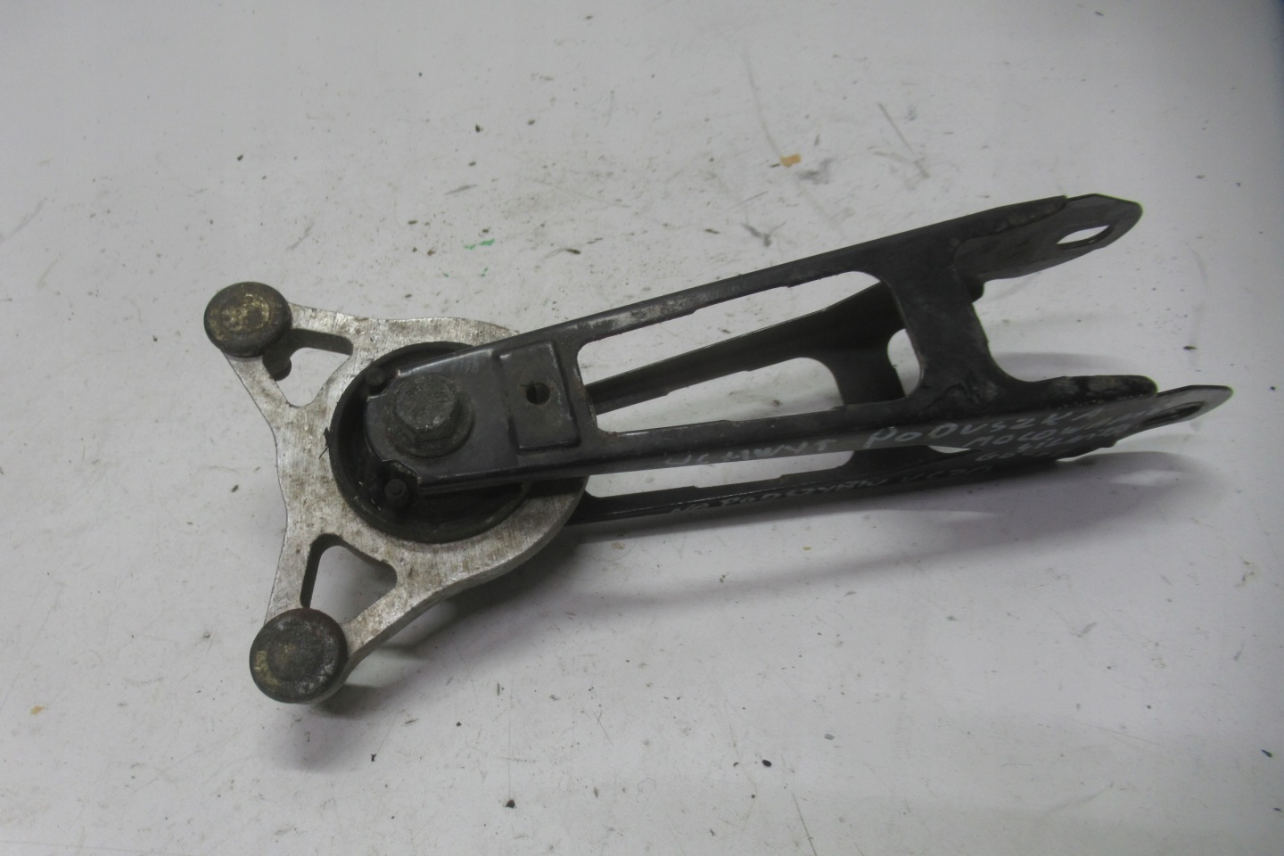 VOLVO V70 Airbag Support plaque Moteur 8631159