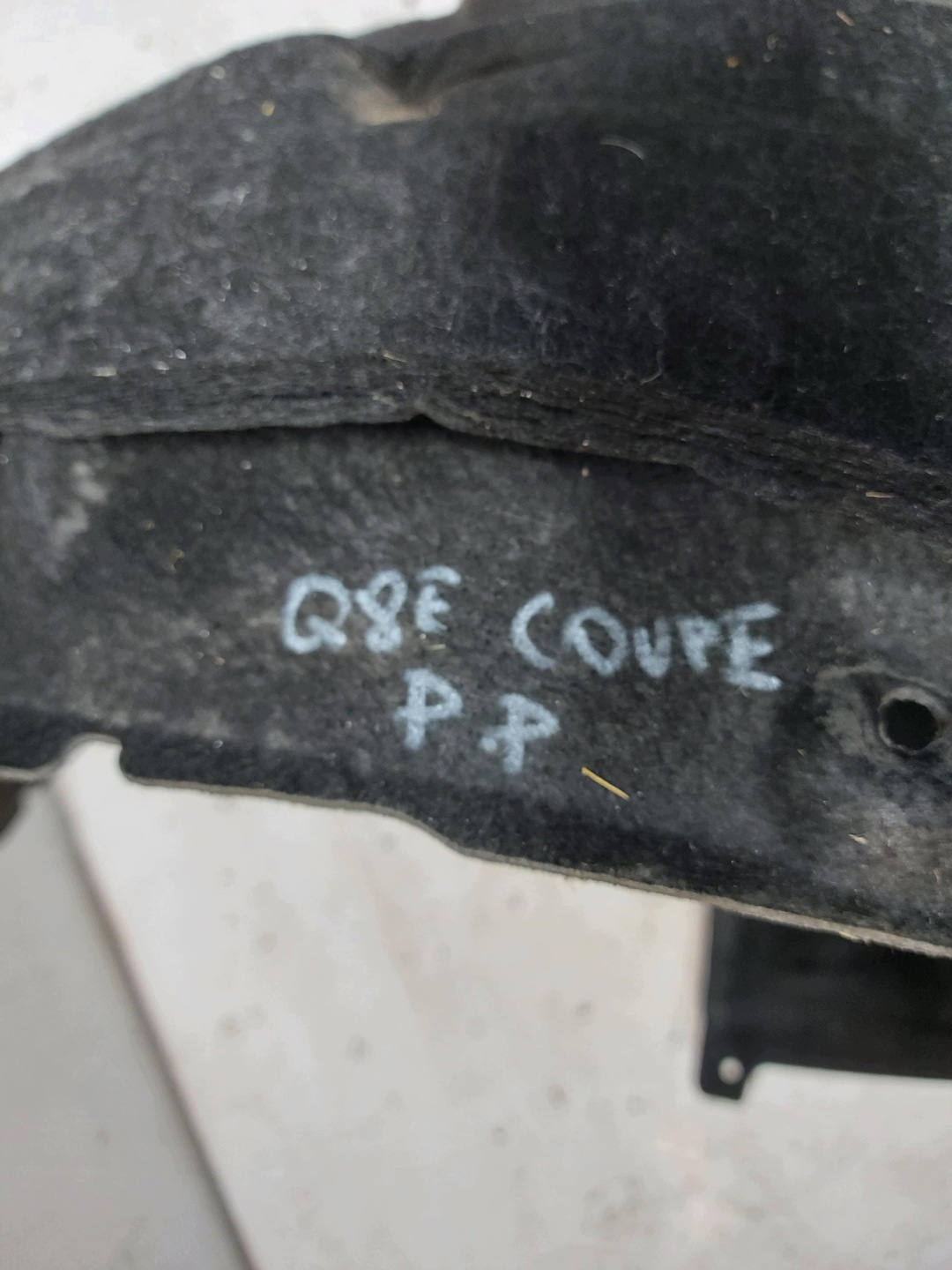 Audi Q8 E-TRON SportBack 4KE mudguard right front front oryg