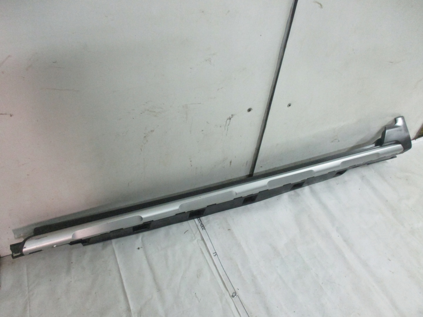 moulding threshold left Pasat B8 3G9853855