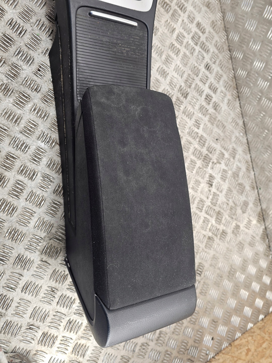 TUNEL central armrest VOLKSWAGEN PASSAT CC